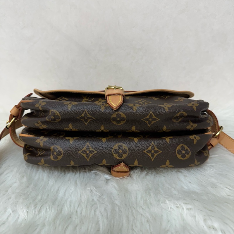 LV M42256 老花金釦雙層馬鞍包 斜背包-6