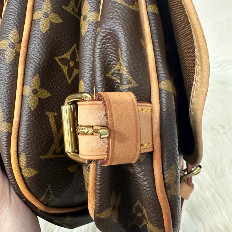 LV M42256 老花金釦雙層馬鞍包 斜背包-14