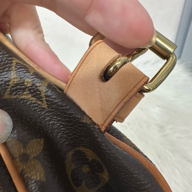 LV M42256 老花金釦雙層馬鞍包 斜背包-17