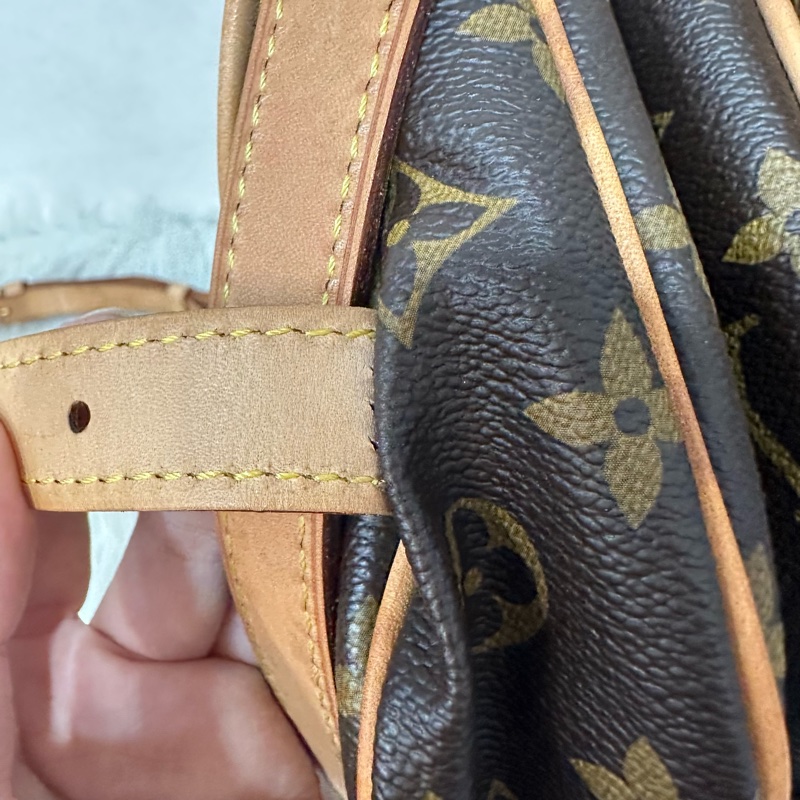 LV M42256 老花金釦雙層馬鞍包 斜背包-18