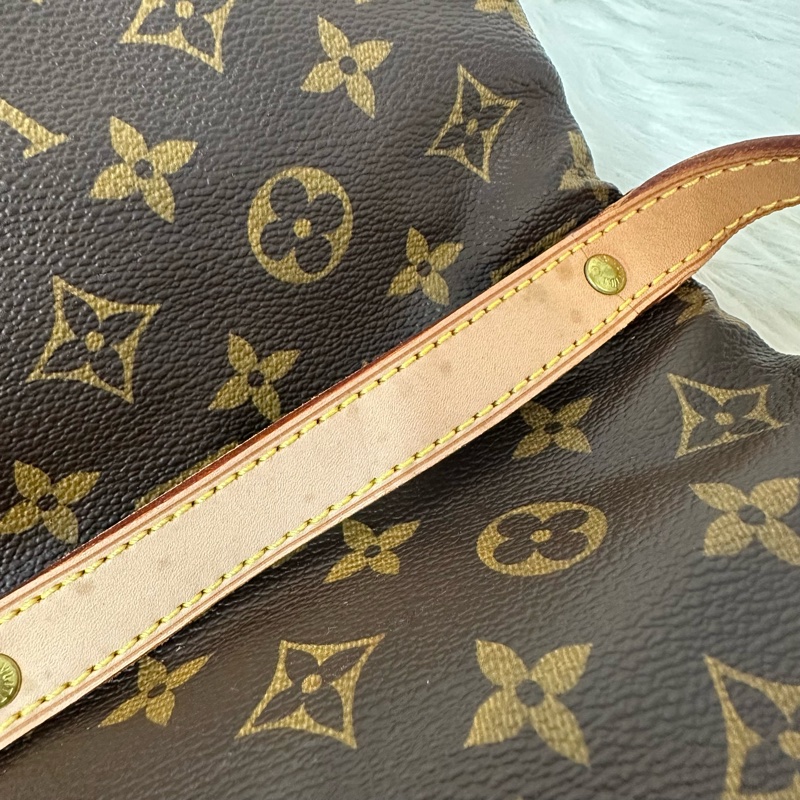 LV M42256 老花金釦雙層馬鞍包 斜背包-34