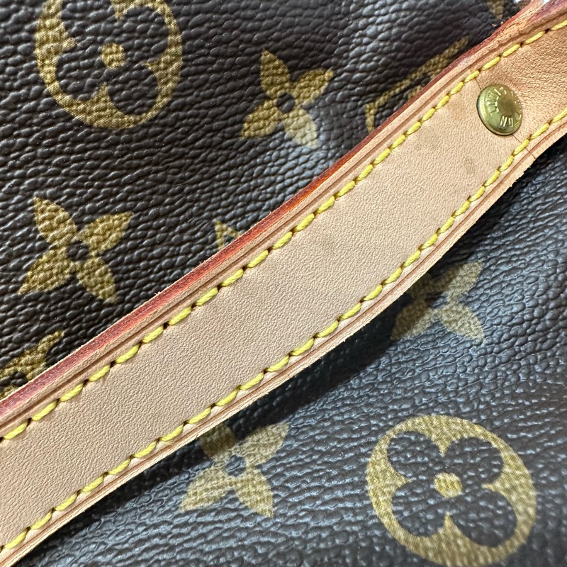 LV M42256 老花金釦雙層馬鞍包 斜背包-37