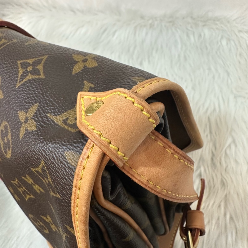 LV M42256 老花金釦雙層馬鞍包 斜背包-53