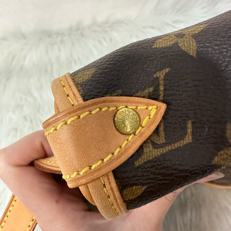 LV M42256 老花金釦雙層馬鞍包 斜背包-57