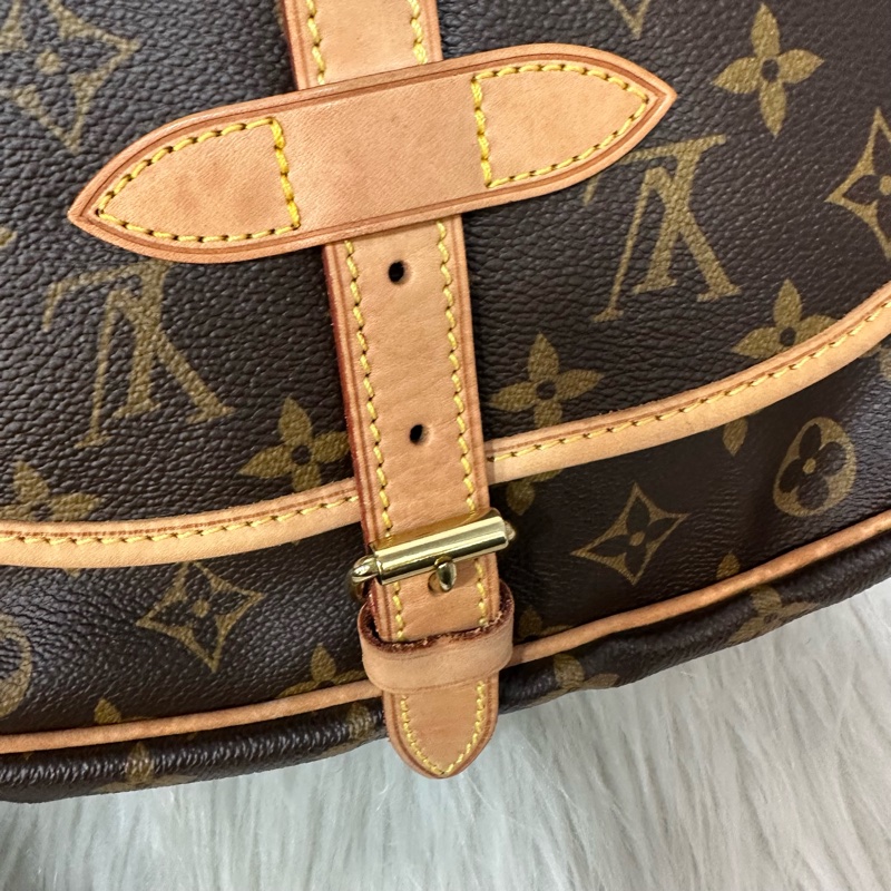 LV M42256 老花金釦雙層馬鞍包 斜背包-59