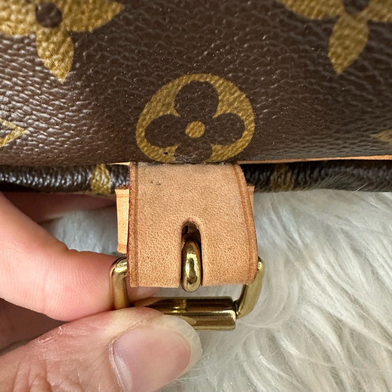 LV M42256 老花金釦雙層馬鞍包 斜背包-77