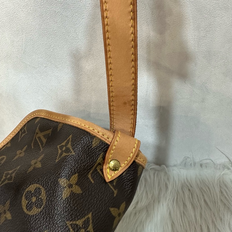 LV M42256 老花金釦雙層馬鞍包 斜背包-97