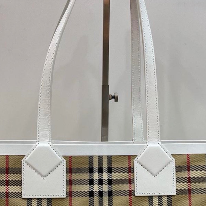 Burberry London tote ( White )-2