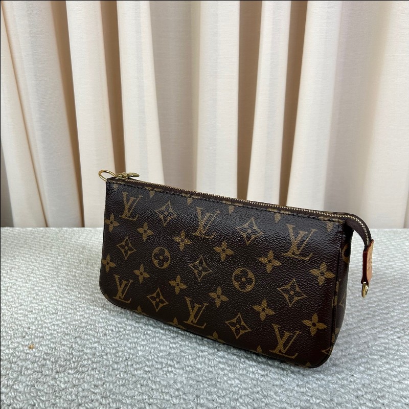 LV路易威登老花大麻將包腋下包 經典時尚 老花圖案永不過時 肩背手提皆可 輕鬆搭配各種風格-3