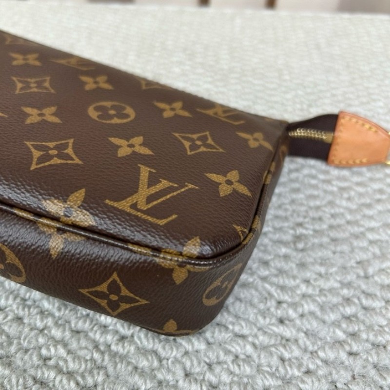 LV路易威登老花大麻將包腋下包 經典時尚 老花圖案永不過時 肩背手提皆可 輕鬆搭配各種風格-7