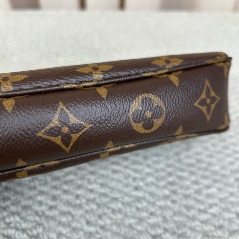 LV路易威登老花大麻將包腋下包 經典時尚 老花圖案永不過時 肩背手提皆可 輕鬆搭配各種風格-8