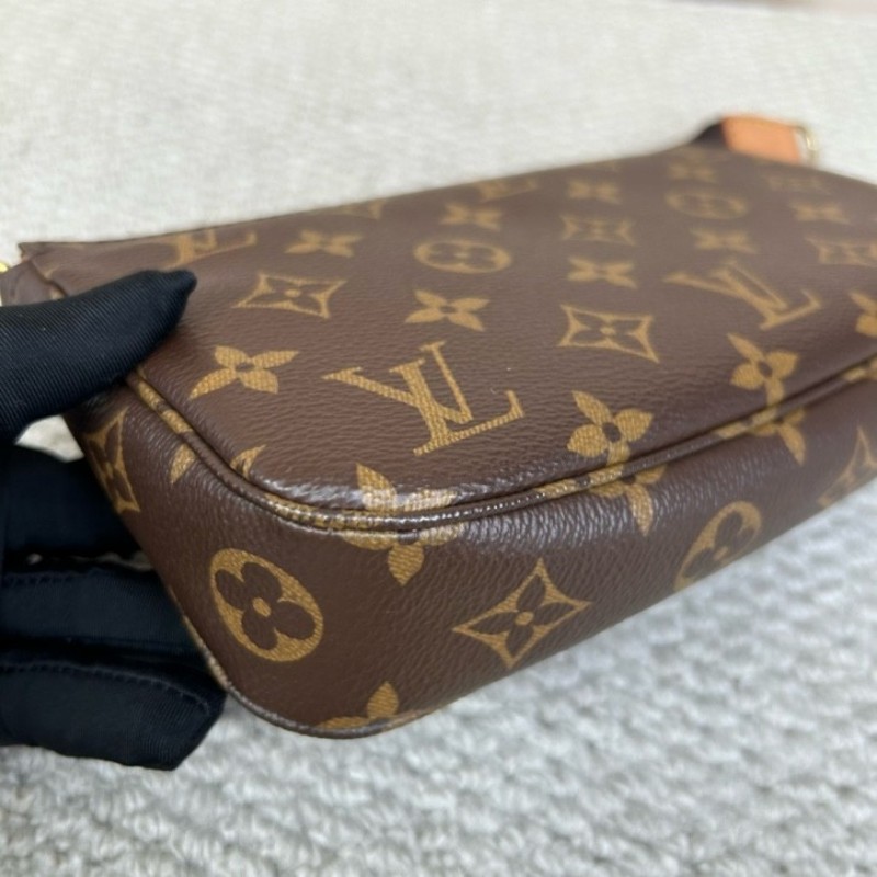 LV路易威登老花大麻將包腋下包 經典時尚 老花圖案永不過時 肩背手提皆可 輕鬆搭配各種風格-9