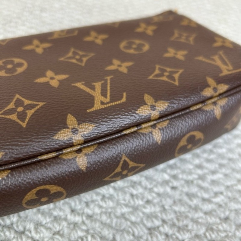 LV路易威登老花大麻將包腋下包 經典時尚 老花圖案永不過時 肩背手提皆可 輕鬆搭配各種風格-11