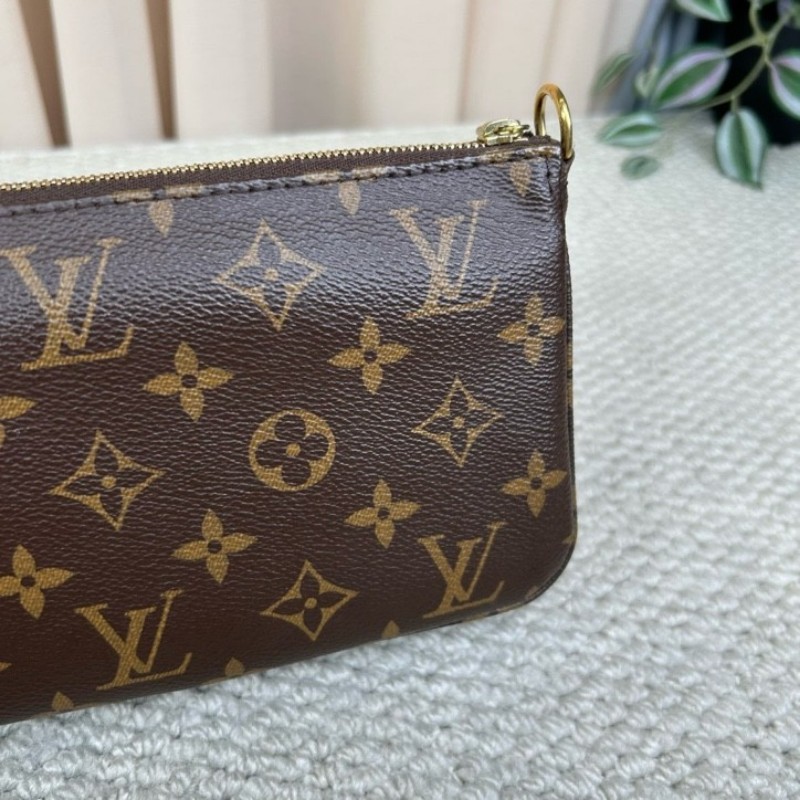 LV路易威登老花大麻將包腋下包 經典時尚 老花圖案永不過時 肩背手提皆可 輕鬆搭配各種風格-16