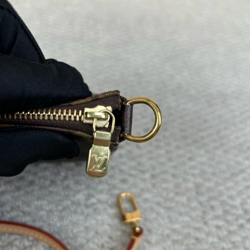 LV路易威登老花大麻將包腋下包 經典時尚 老花圖案永不過時 肩背手提皆可 輕鬆搭配各種風格-17