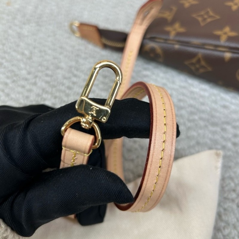 LV路易威登老花大麻將包腋下包 經典時尚 老花圖案永不過時 肩背手提皆可 輕鬆搭配各種風格-21