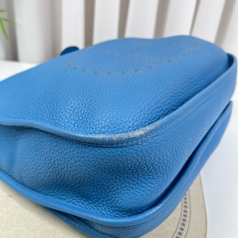 wwh bj HERMES愛馬仕 框R刻 牛仔藍Evelyne伊芙琳29 經典款 皮質細膩 五金亮澤 銀扣 肩帶可調節 可單肩可斜挎-8