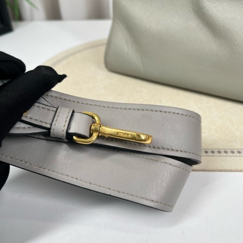 PRADA普拉達 Saffiano系列大象灰十字紋牛皮托特包 高級顯氣質 上身氣場十足 多種背法 日常通勤都適用-20