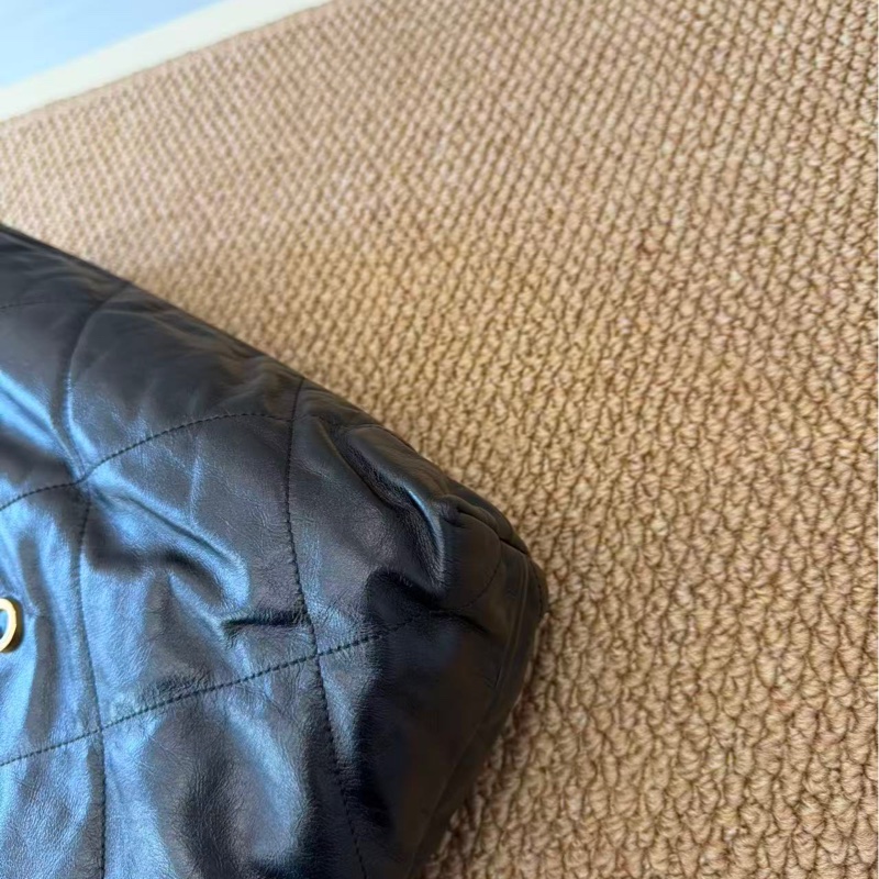Chanel 黑金 22 bag 中號-8