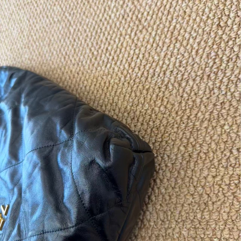 Chanel 黑金 22 bag 中號-9