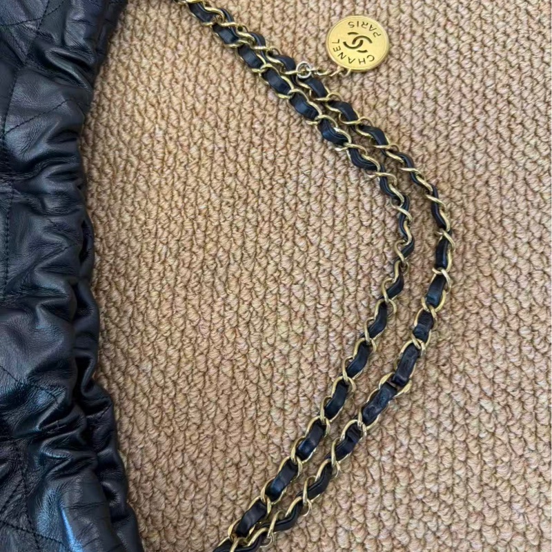 Chanel 黑金 22 bag 中號-14