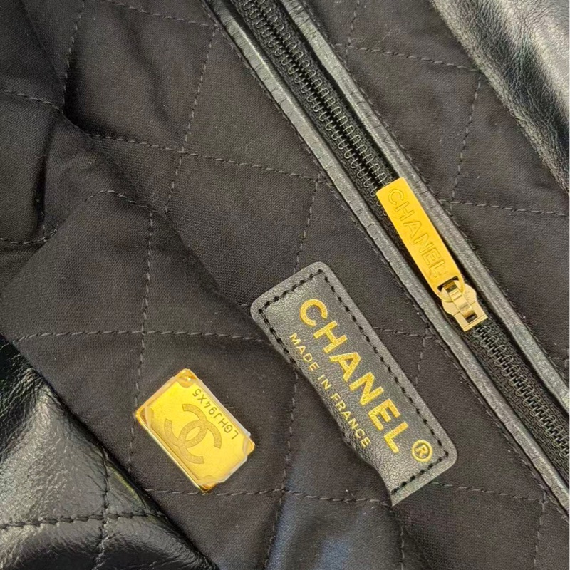 Chanel 黑金 22 bag 中號-19