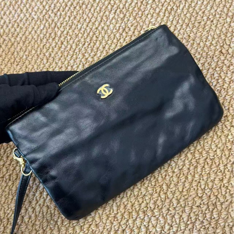Chanel 黑金 22 bag 中號-20