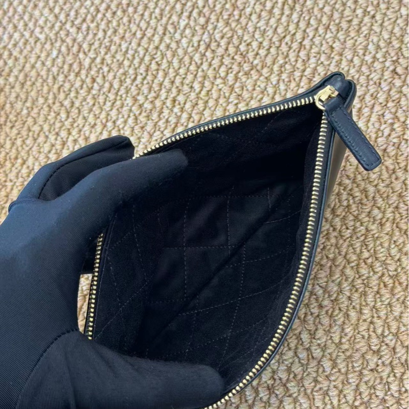 Chanel 黑金 22 bag 中號-22