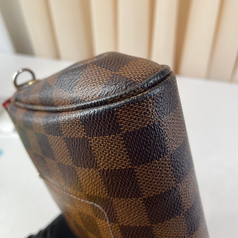 LV路易威登棕棋盤單肩腋下斜挎包 實用性高 搭配清冷風的棋盤格 知性而自我-9