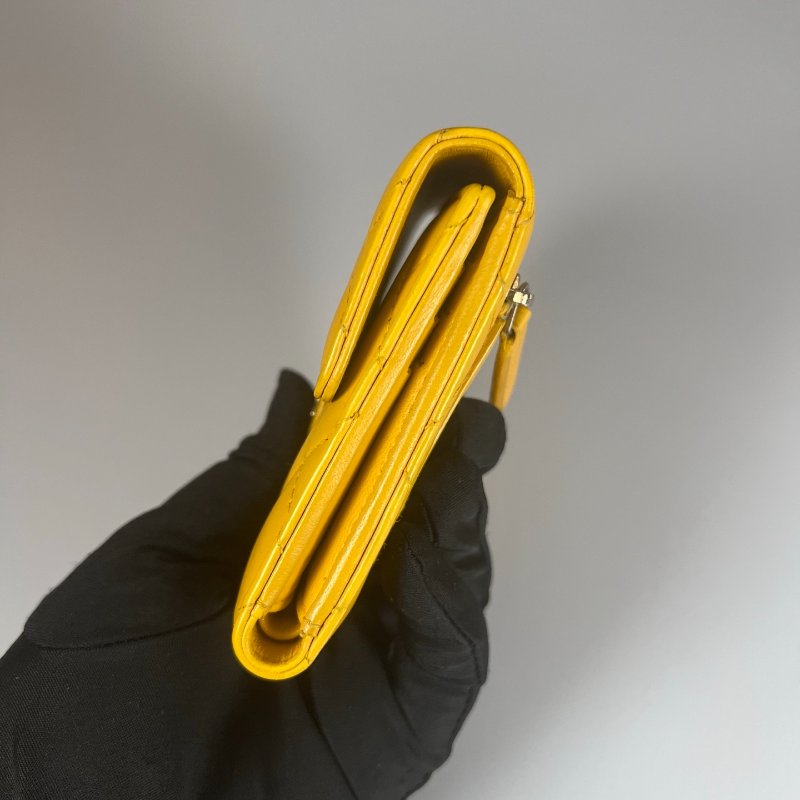 CHANEL CF三折短夾羊皮黃 保卡款22開-2