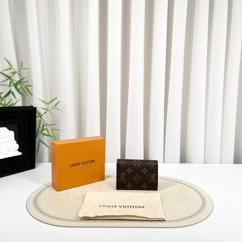 LV路易威登 老花短款豆豆錢包 經典老花配紅色內裡 有拉鏈隔層-1