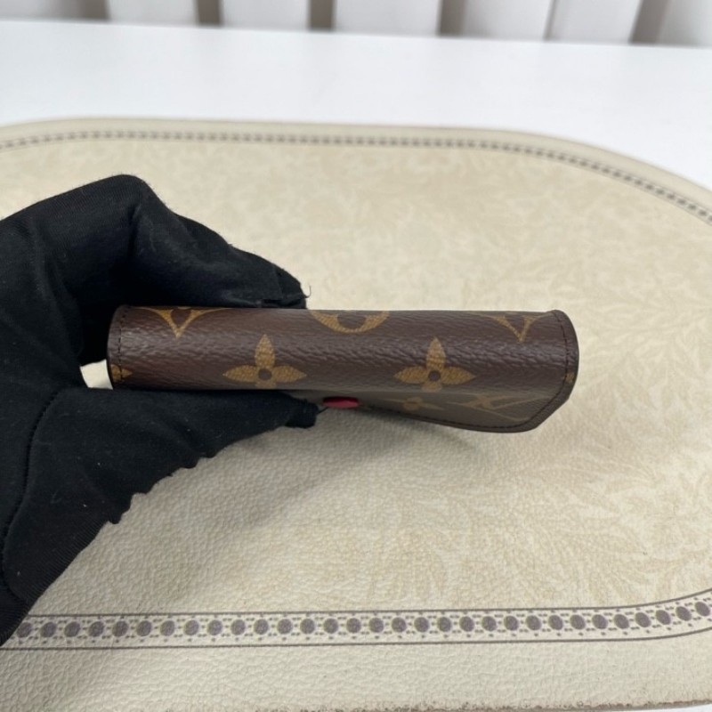 LV路易威登 老花短款豆豆錢包 經典老花配紅色內裡 有拉鏈隔層-7