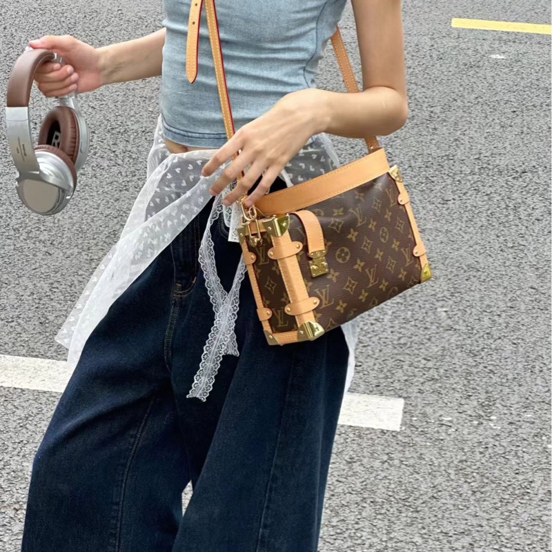 LV路易威登 Side Trunk中號軟盒子 谷愛凌同款 容量足夠 氣場十足 優雅的力量感-7