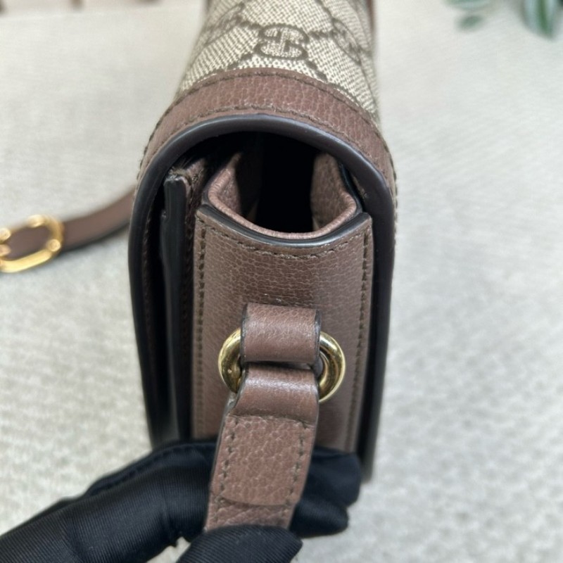 GUCCI古馳Ophidia馬鞍包 經典老花配棕色皮革滾邊 紅綠條紋裝飾 金色雙G 可單肩可斜挎 容量實用 日常通勤百搭-11