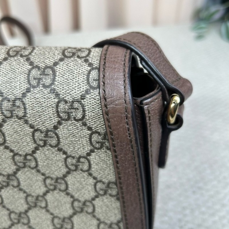GUCCI古馳Ophidia馬鞍包 經典老花配棕色皮革滾邊 紅綠條紋裝飾 金色雙G 可單肩可斜挎 容量實用 日常通勤百搭-12