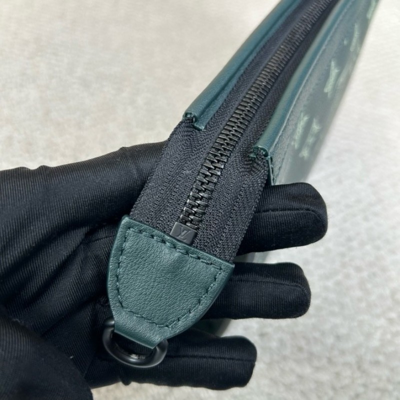 ghh hz LV路易威登深綠色Gaston二合一 老花滿印 可拆分使用 配肩帶和子袋 可單肩可斜挎 拉鍊順滑 內裡乾淨整潔 容量實用 日常通勤百搭-13