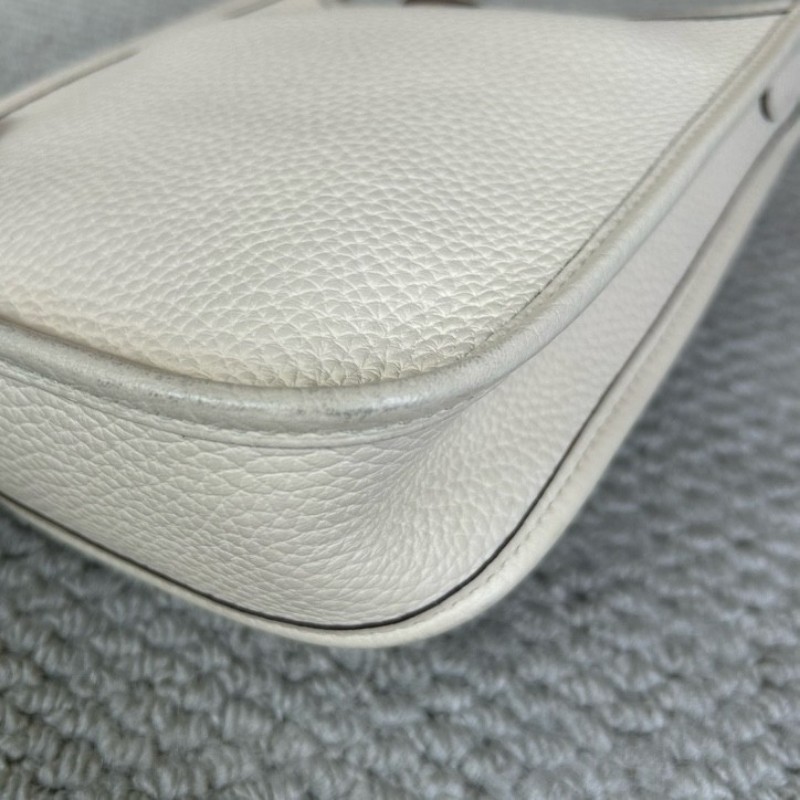 HERMES愛馬仕mini evelyne 奶油白 銀扣 U刻 無肩帶 皮質柔軟細膩 容量實用 日常通勤、搭配都很百搭-7