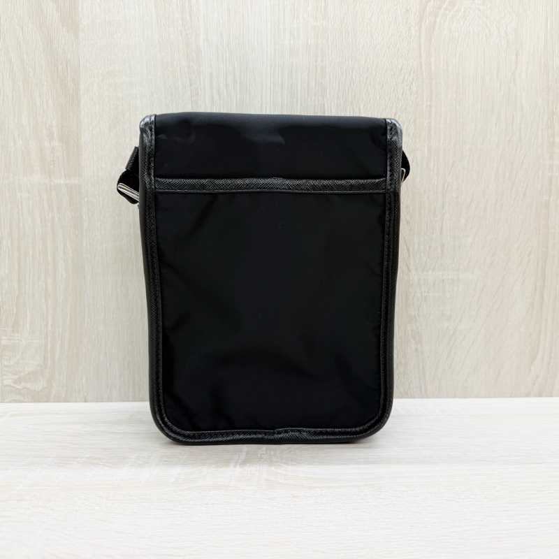 PRADA超值✨黑尼龍直立式側背包2VD028-3