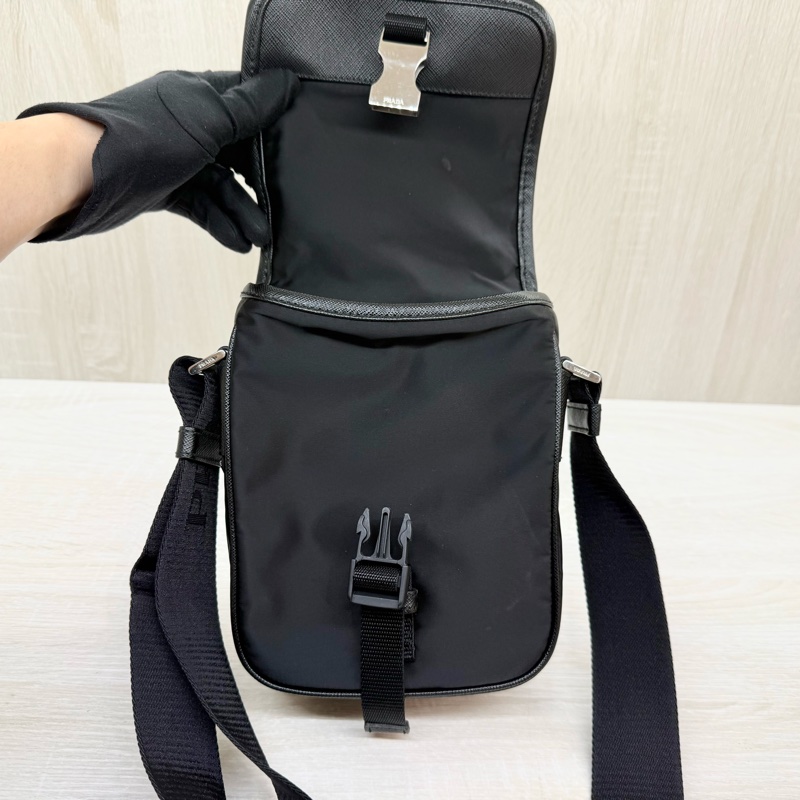 PRADA超值✨黑尼龍直立式側背包2VD028-14