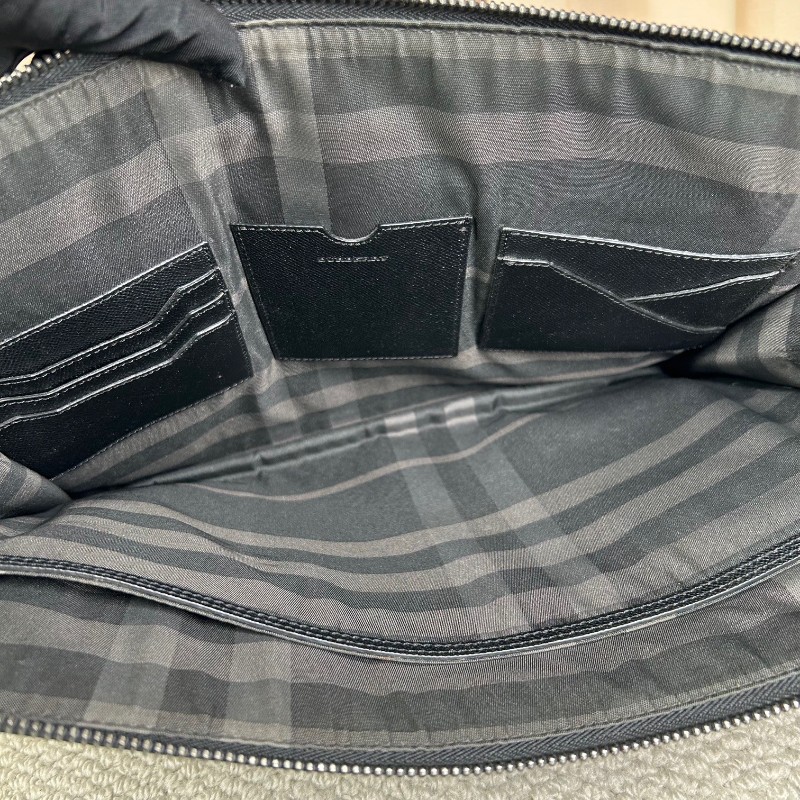 ghh hz 巴寶莉BURBERRY黑色公文包 內裡經典格紋 可單肩可斜挎 容量實用 適合商務通勤-11