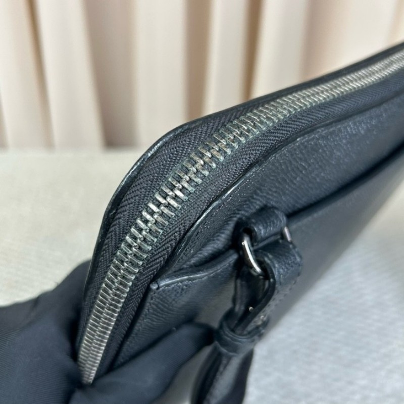 ghh hz 巴寶莉BURBERRY黑色公文包 內裡經典格紋 可單肩可斜挎 容量實用 適合商務通勤-14