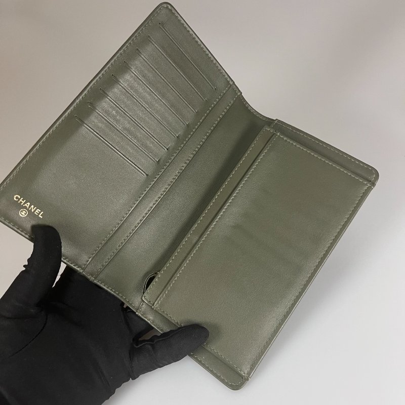 CHANEL BOY 對開長夾荔枝灰 保卡款22開-4