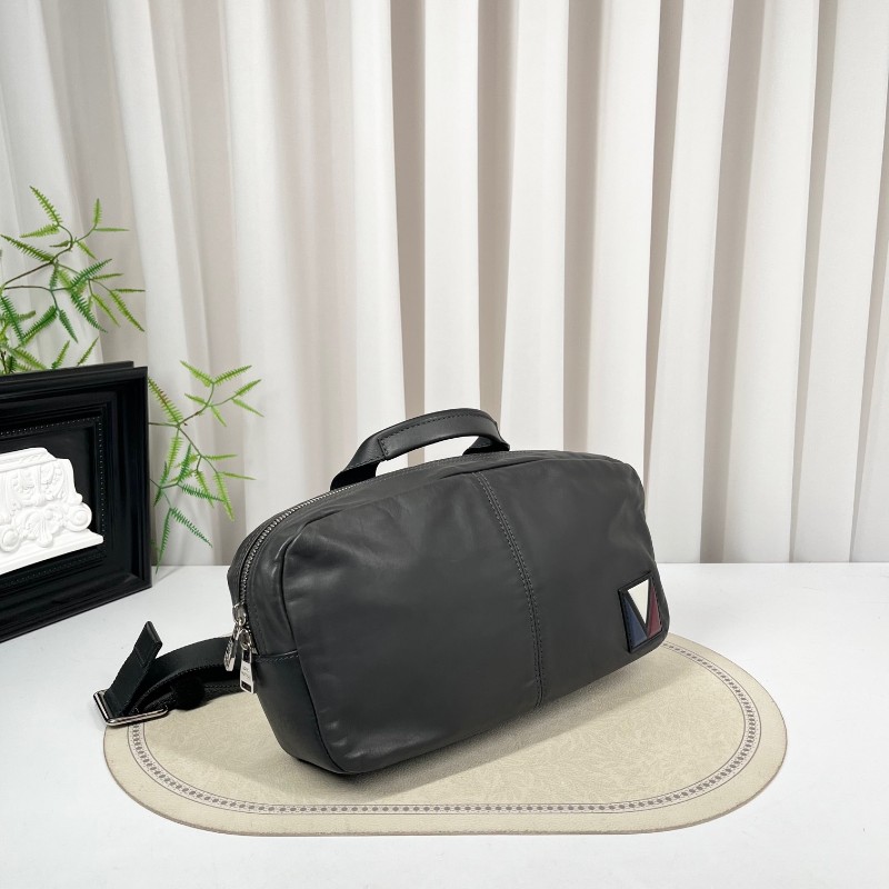 LV路易威登 限量美洲杯牛皮手提包斜挎包 小牛皮非常軟糯 容量適中 適合日常通勤使用 又酷又有型-3