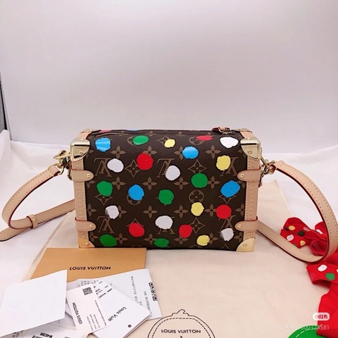 Lv 草間彌生聯名款side trunk軟盒子 中號。