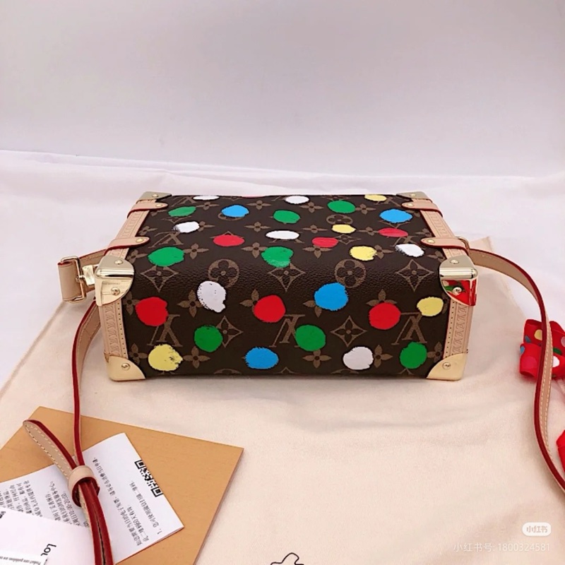 Lv 草間彌生聯名款side trunk軟盒子 中號。-3