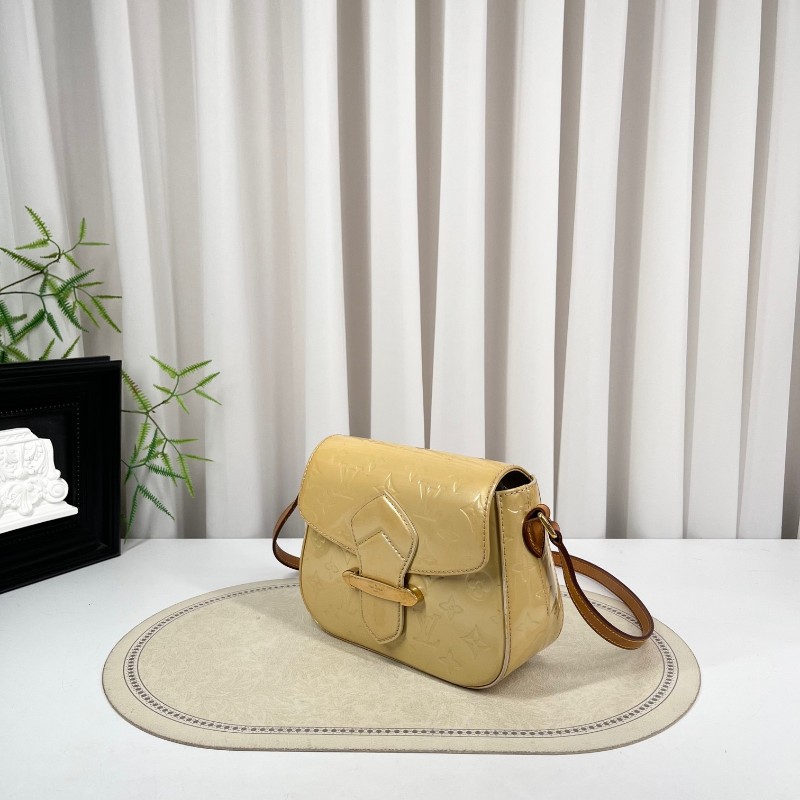 LV路易威登 漆皮奶黃老花小豬包斜挎單肩包 很溫柔的奶黃色 可放手機可斜挎 肩帶可調節-3