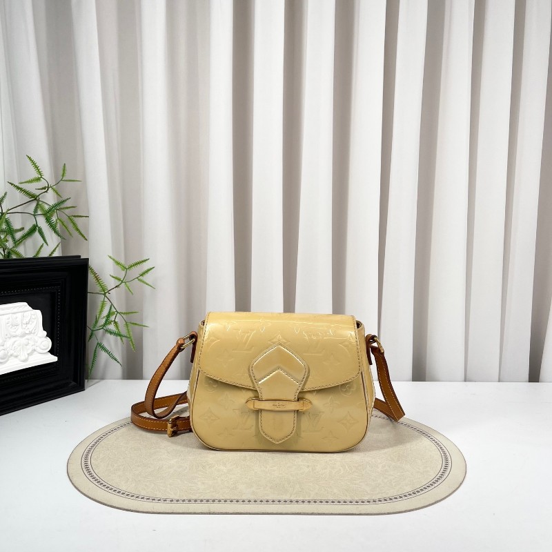 LV路易威登 漆皮奶黃老花小豬包斜挎單肩包 很溫柔的奶黃色 可放手機可斜挎 肩帶可調節-5