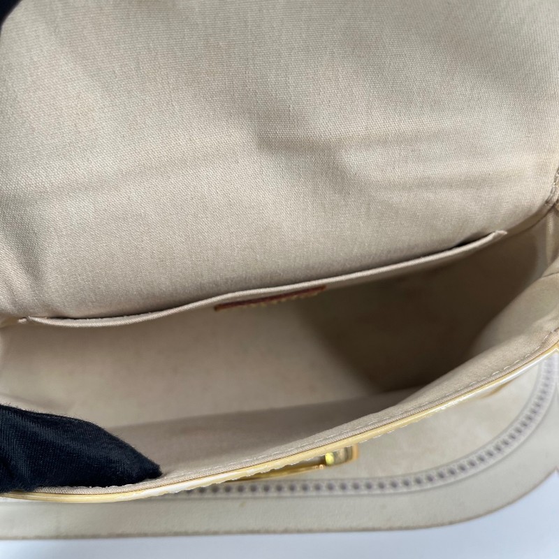 LV路易威登 漆皮奶黃老花小豬包斜挎單肩包 很溫柔的奶黃色 可放手機可斜挎 肩帶可調節-13