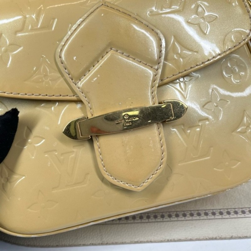 LV路易威登 漆皮奶黃老花小豬包斜挎單肩包 很溫柔的奶黃色 可放手機可斜挎 肩帶可調節-16