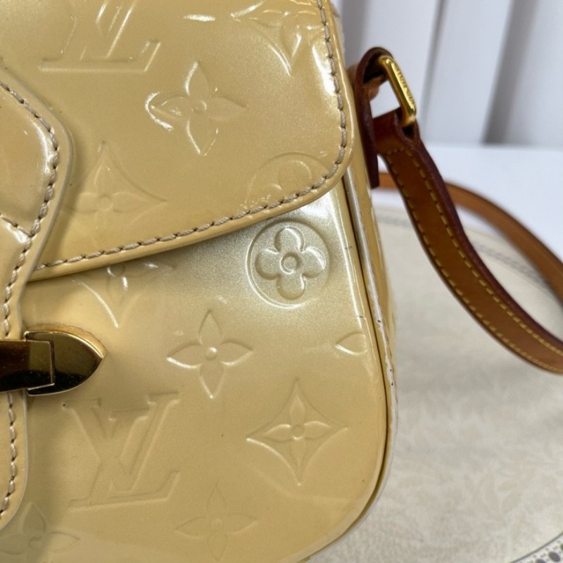 LV路易威登 漆皮奶黃老花小豬包斜挎單肩包 很溫柔的奶黃色 可放手機可斜挎 肩帶可調節-19
